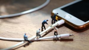 How to Choose the Best iPhone Screen Repair Service