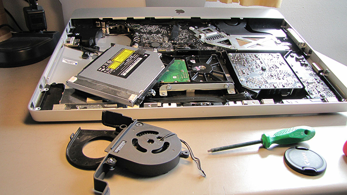 Laptop vs. Desktop: Repair Challenges and Solutions